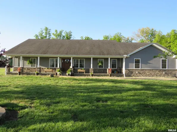 2450 Red Stripe Rd, Odin, IL 62870