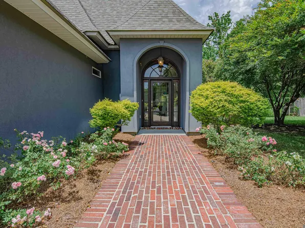 3302 Millbrook Dr, Baton Rouge, LA 70816