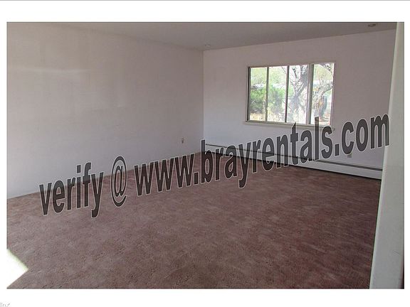 810 Kennedy Ave. living area