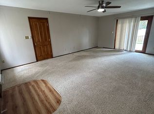 508 Eldora Rd, Hudson, IA 50643