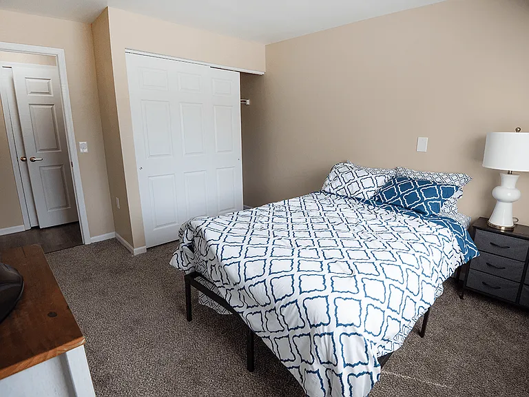 Bedrooms With Built In Closets