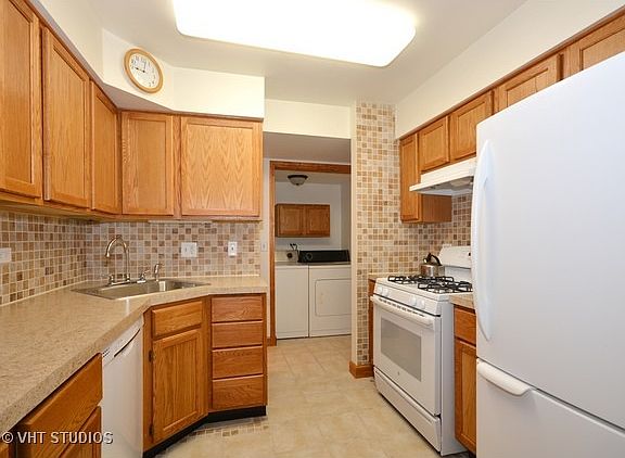 5th image of 34W951 Stanton Dr APT F