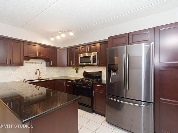 3rd image of 6100 W Leland Ave APT 102