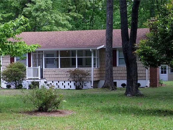 3rd image of 662 Belmont Dr