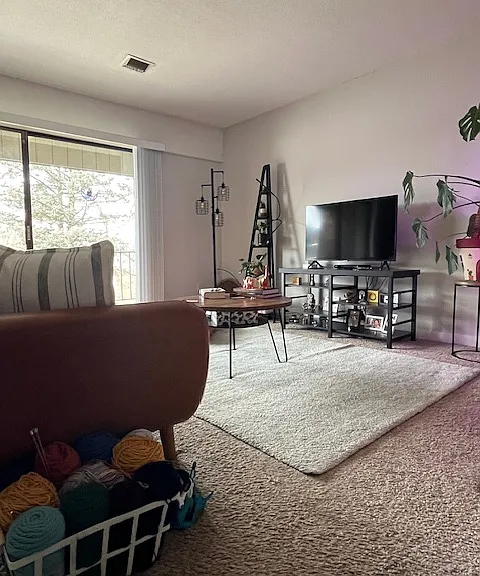 924 Oakcrest St #D — Photo 2
