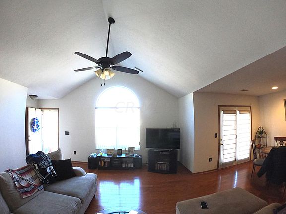 4th image of 7823 Meadowlark Ln N