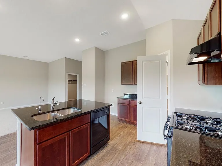 404 Bronze Forest Dr — Photo 21
