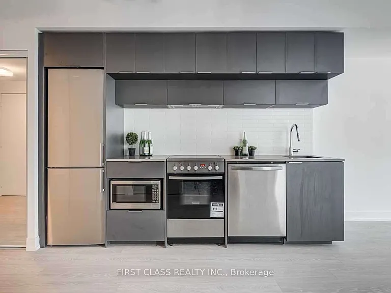 181 Dundas St E #1002 — Photo 9