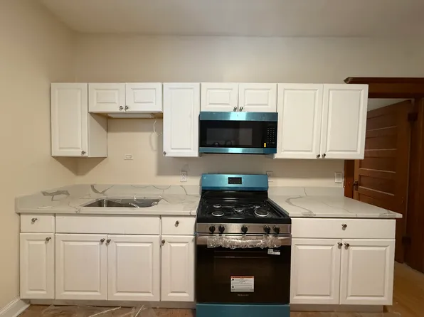 532 W 31st St #2F, Chicago, IL 60616