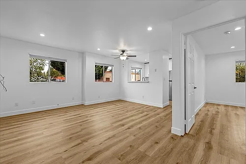 2730 W Temple St #101 Photo 1