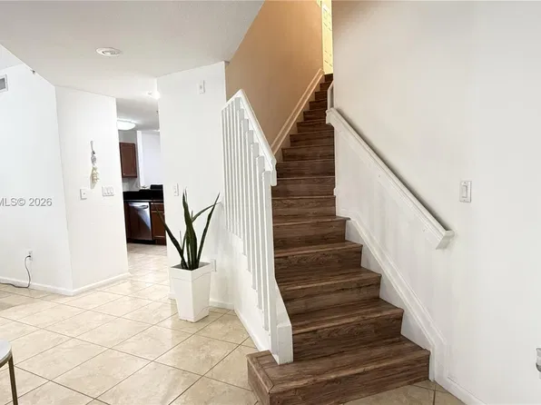 11605 NW 89th St APT 220, Doral, FL 33178