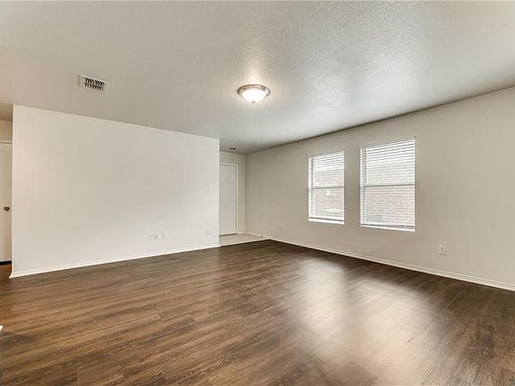 5th image of 1125 Boxwood Dr