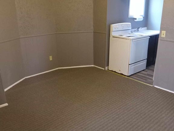 4th image of 326 W 5th St APT 1