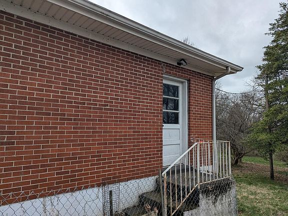 4th image of 111 N Porter Dr