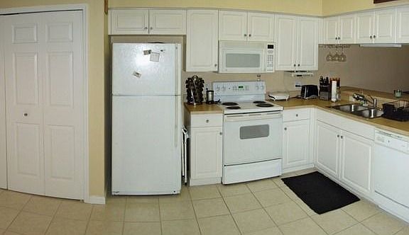 3rd image of 4965 Sandra Bay Dr APT 204