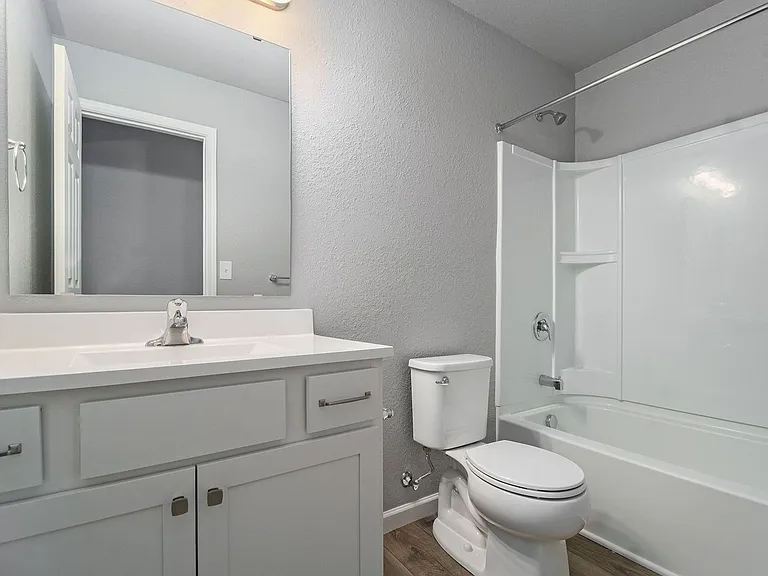 2327 Shadycroft Dr — Photo 11