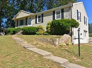 61 Sleepy Hollow Rd, East Greenwich, RI 02818