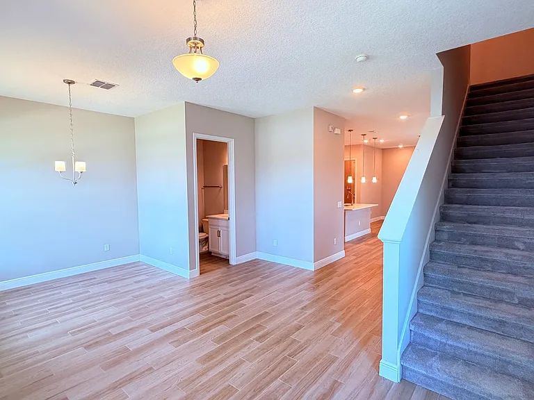 6495 Cyrils Dr — Photo 10