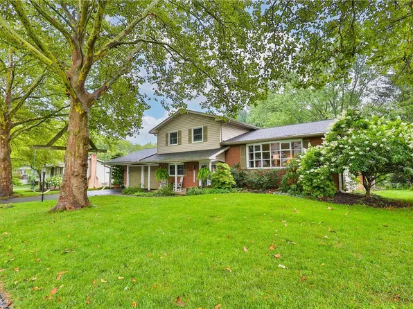 18 Applewood Dr, Easton, PA 18045