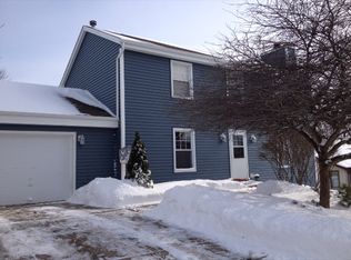 4320 S Regal Manor Dr, New Berlin, WI 53151