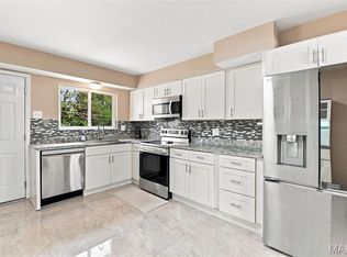 7929 Glenside Pl, Saint Louis, MO 63130