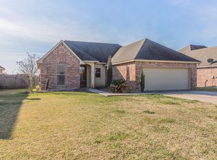 104 Tall Oaks Ln, Youngsville, LA 70592