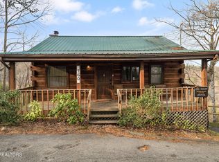 760 Ski View Ln, Sevierville, TN 37876