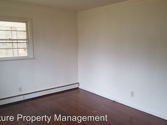 2nd image of 406 Harris Dr