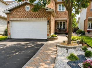 1374 Chicory Pl, Ottawa, ON K1J 1E7