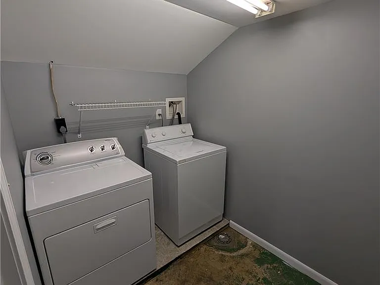 230 Diamond St — Photo 21