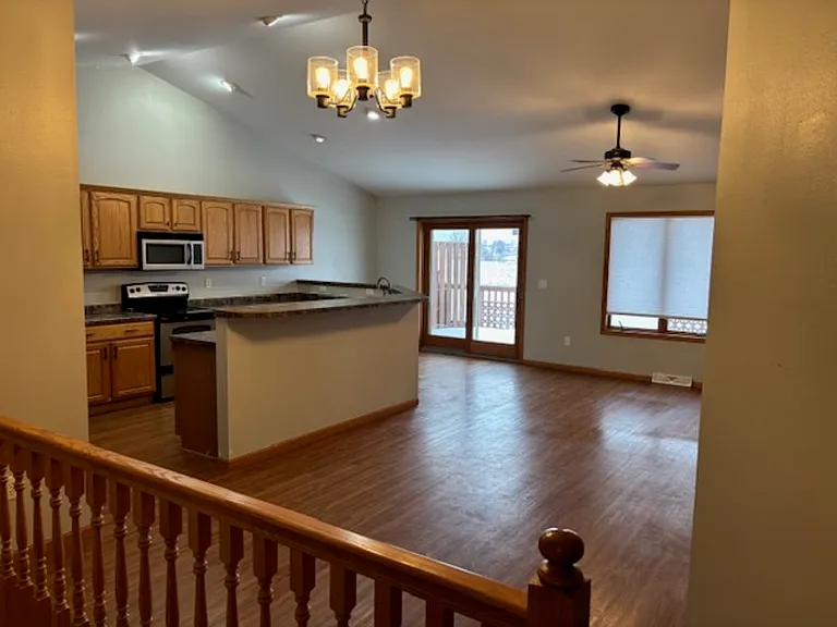 334 Autumn Ln — Photo 3