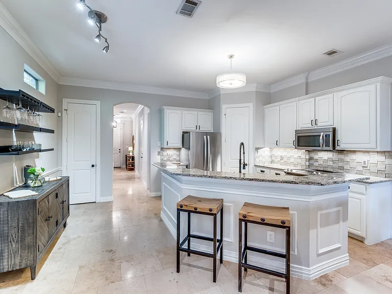 2608 N Garrett Ave #B — Photo 7