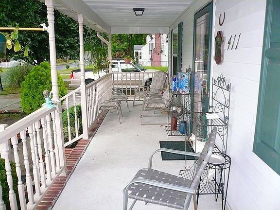 2nd image of 411 San Antonio Blvd