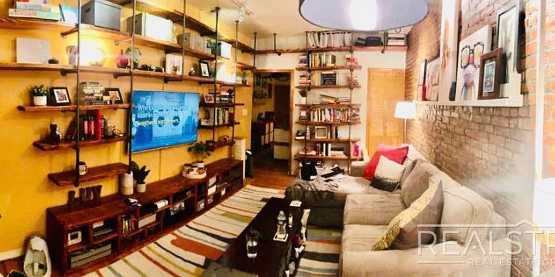 Rented by Real Street Inc | media 19