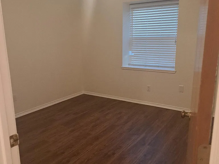 1325 Colorado Dr — Photo 11