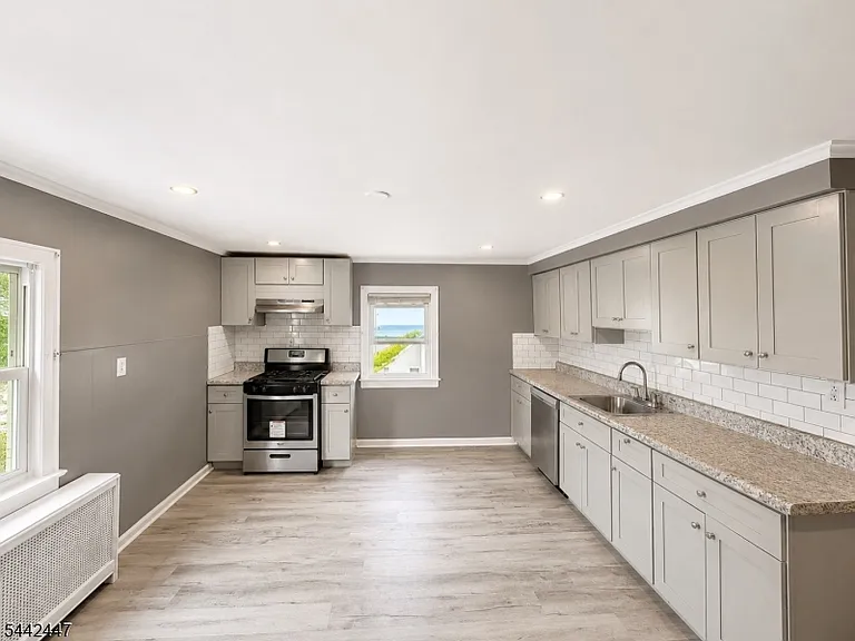 310 Concord Ave #2 — Photo 5