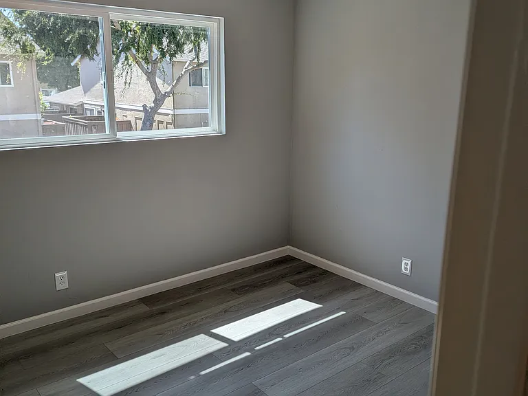 329 Ethyl St #4 — Photo 10