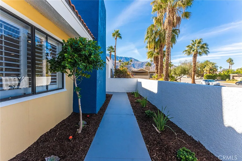 3 bed, 1722 sqft, $4,595 — Photo 3