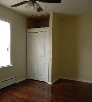 4th image of 4929 W Drummond Pl #1