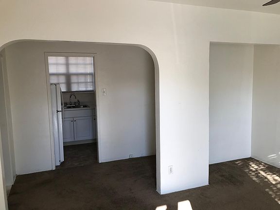 Living room to Kitchen