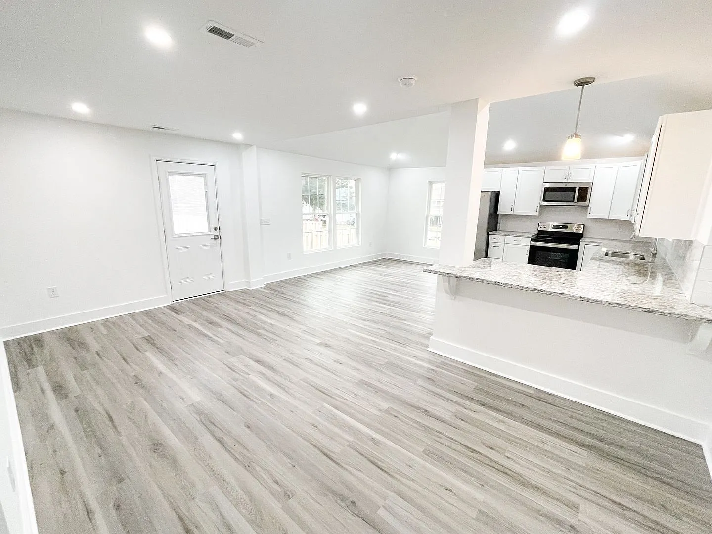 3 Bed, 2 Bath Home Available in Greer — Photo 4