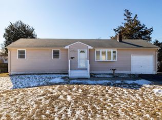 43 Brookside Ln, Groton, CT 06340