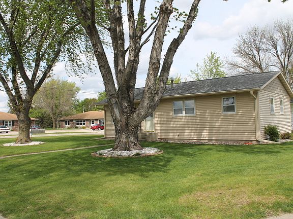 5th image of 701 Meadowlark Ave