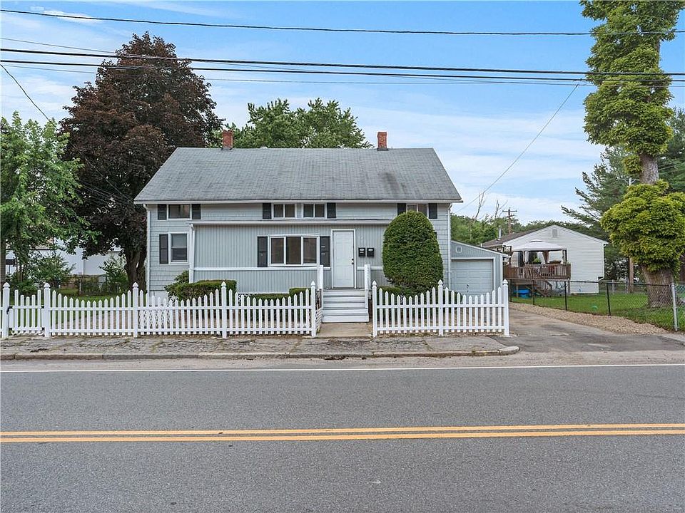 84 New London Ave, West Warwick, RI 02893 | Zillow