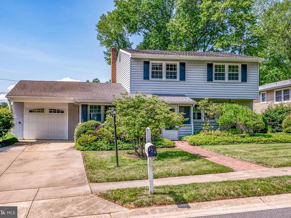 124 Chapel Hill Dr, Newark, DE 19711