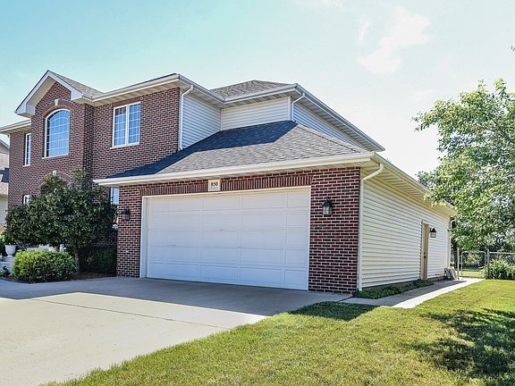 3rd image of 850 Pheasant Ln