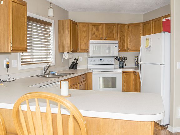 3rd image of 1705 NW Abbey Ct