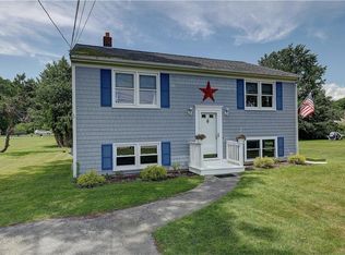 3 Belvedere Dr, Bristol, RI 02809