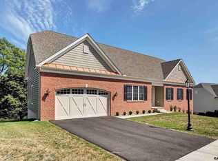 22 Woodhaven Dr, Gettysburg, PA 17325