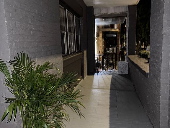 3rd image of 5422 Chancellor St #1